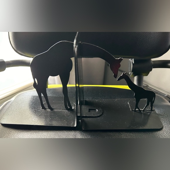 Loving Used Black Metal Giraffe Book Ends - Picture 7 of 9